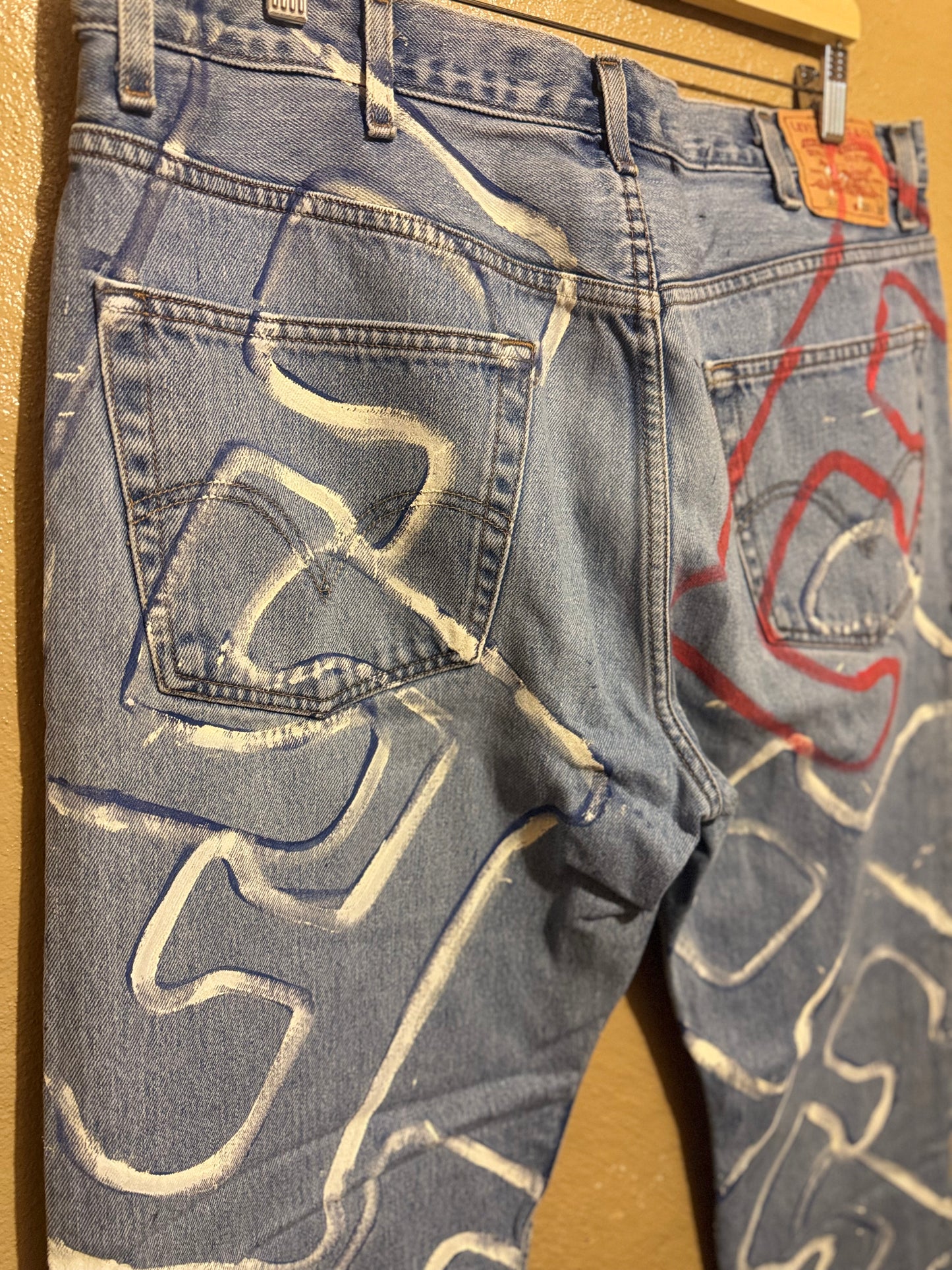 “EnD” paintEd dEnim ( 38 )