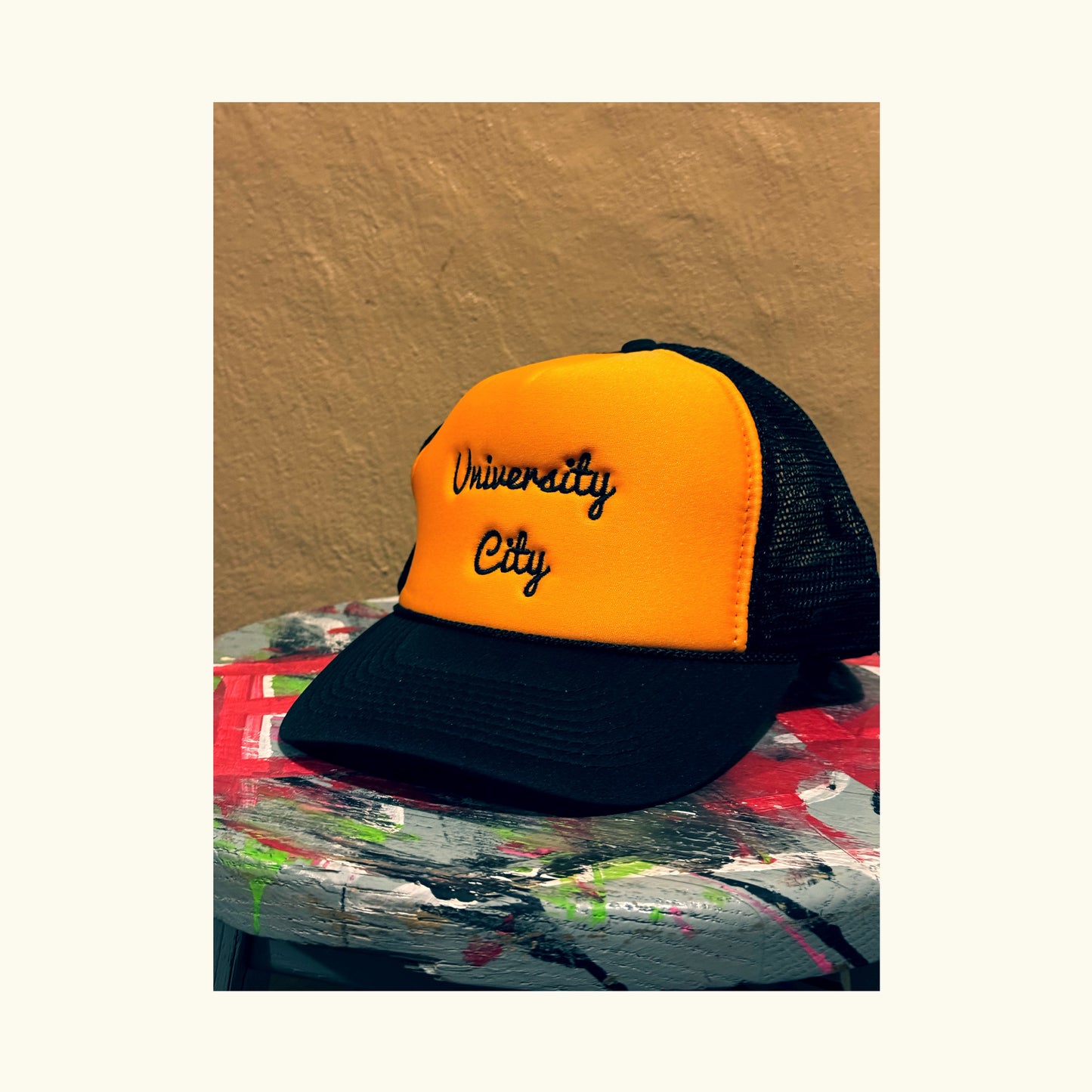 “EnD” nostalgic truckEr