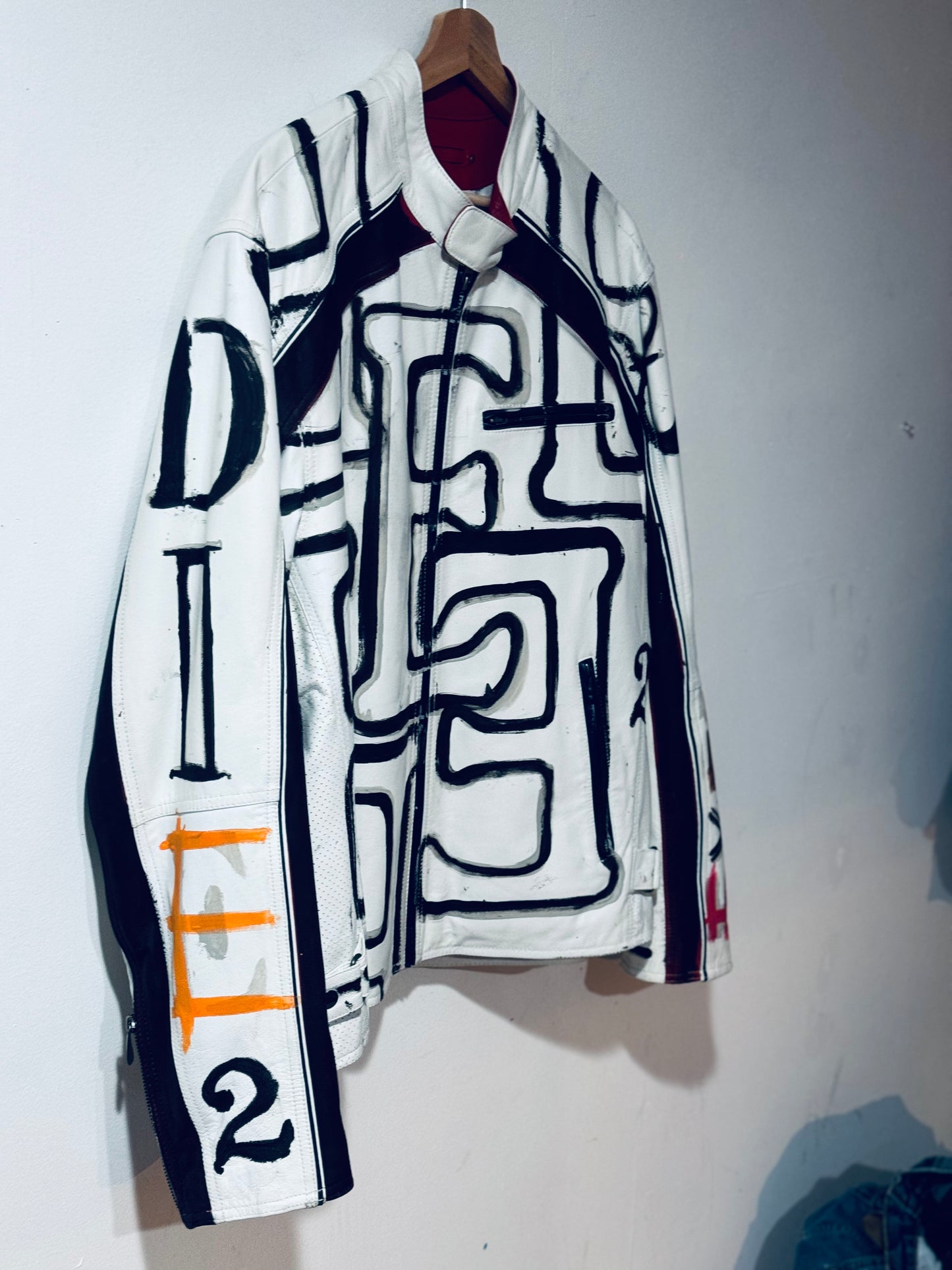 “EnD” paintEd lEathEr moto jackEt (sizE: XL)