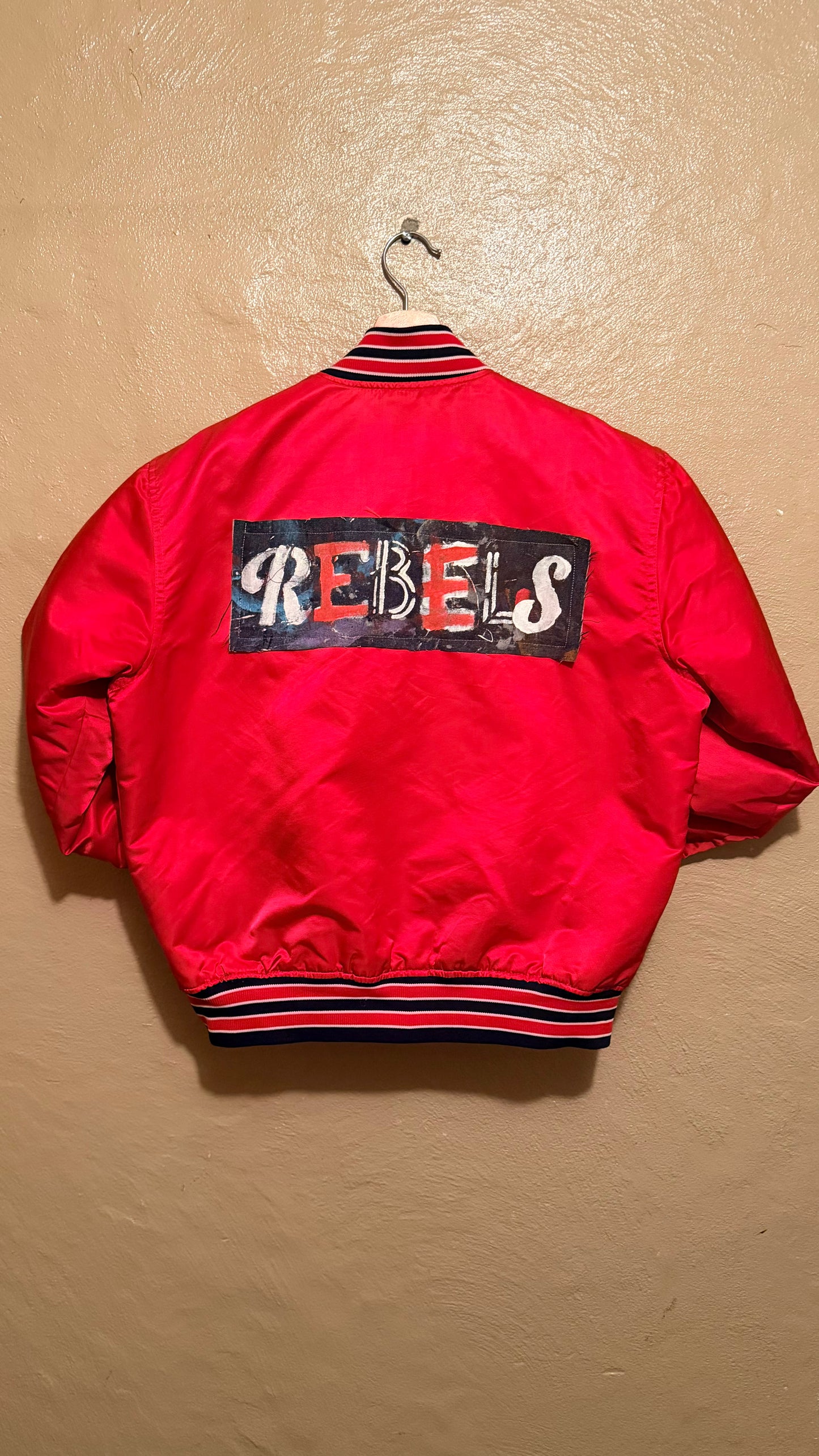 III.I.IV kapsulE ( jackEt ) L