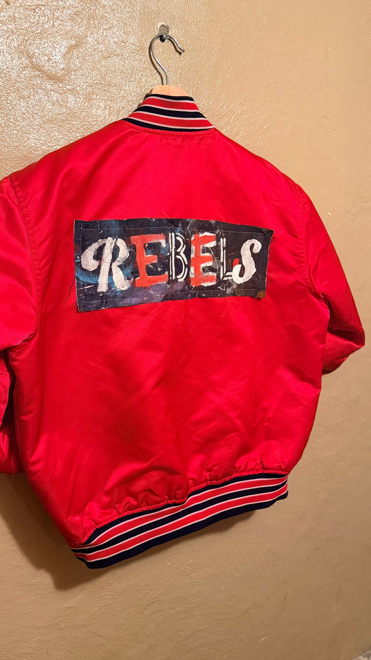 III.I.IV kapsulE ( jackEt ) L